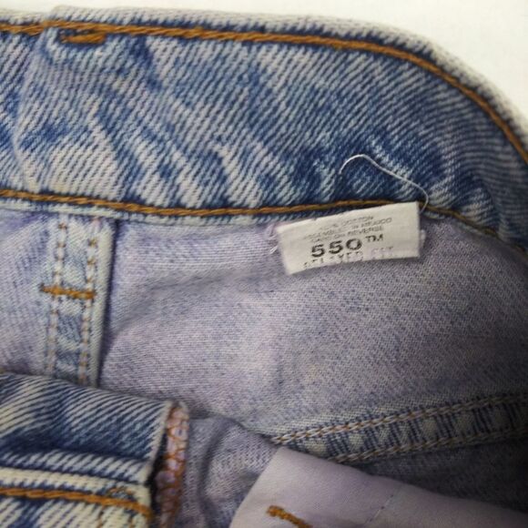 Vintage Levis 550 distressed jean shorts with raw - Picture 3 of 7